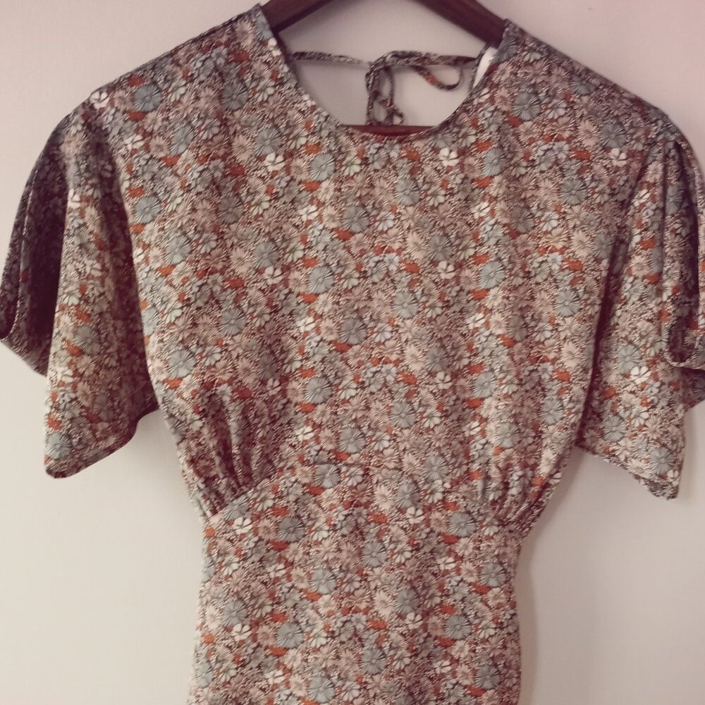 'TOPSHOP' Blouse Ditzy Floral Top Size 6 NWOT